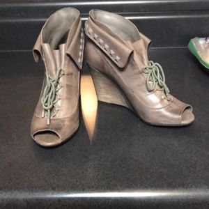 Beautiful grey- ish wedges.